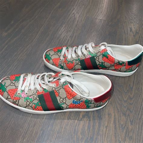 sneakers uomo gucci stroberry|sneakers neoprene gucci.